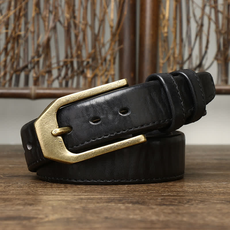 Cinturón de cuero brillante con hebilla rectangular para hombre