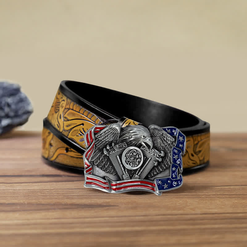 Cinturón de cuero con hebilla multicolor con diseño de águila patriótica para hombre