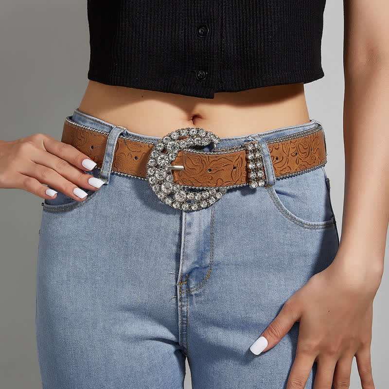 Cinturón de cuero con borde de cuentas y hebilla de diamantes de imitación redondos para mujer