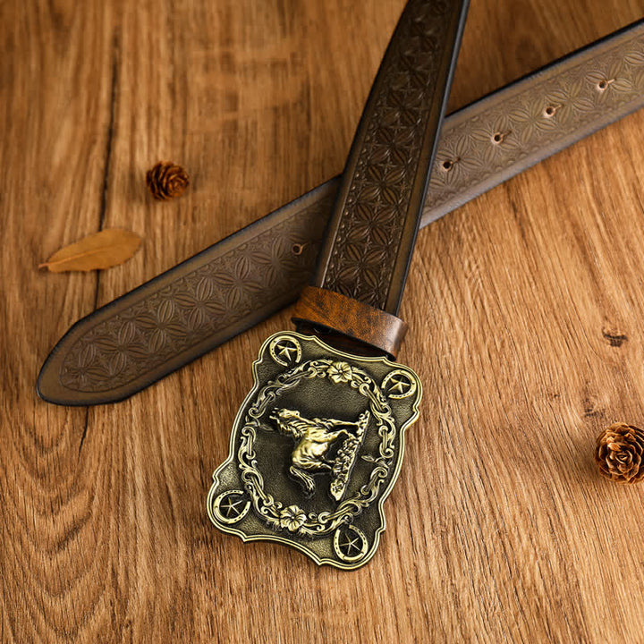 Cinturón de cuero resistente con estampado de tejido en relieve de corcel para hombre