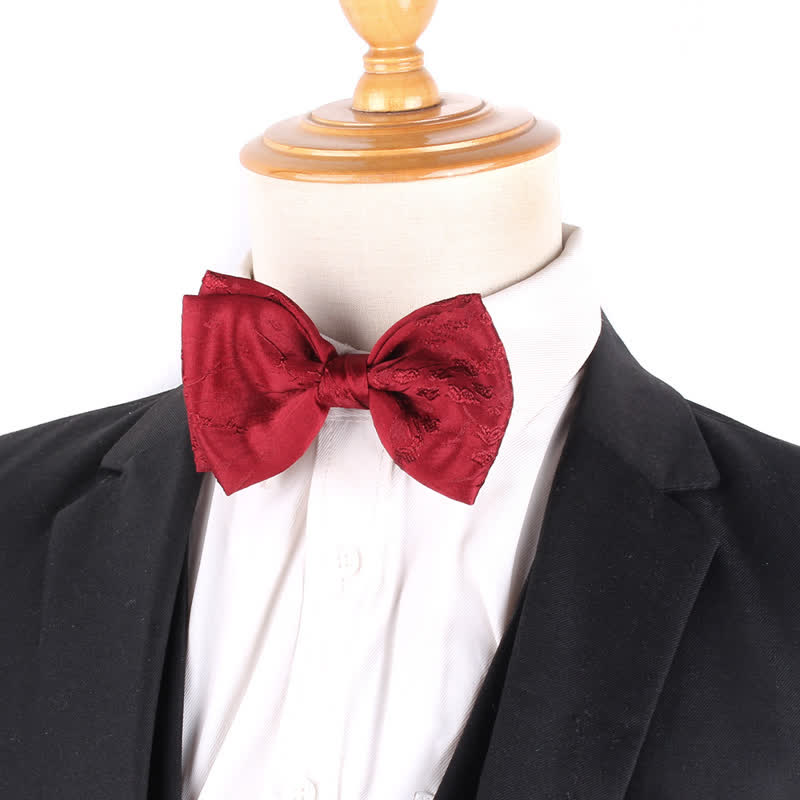 Pajarita de boda con flores meticulosas y especiales para hombre