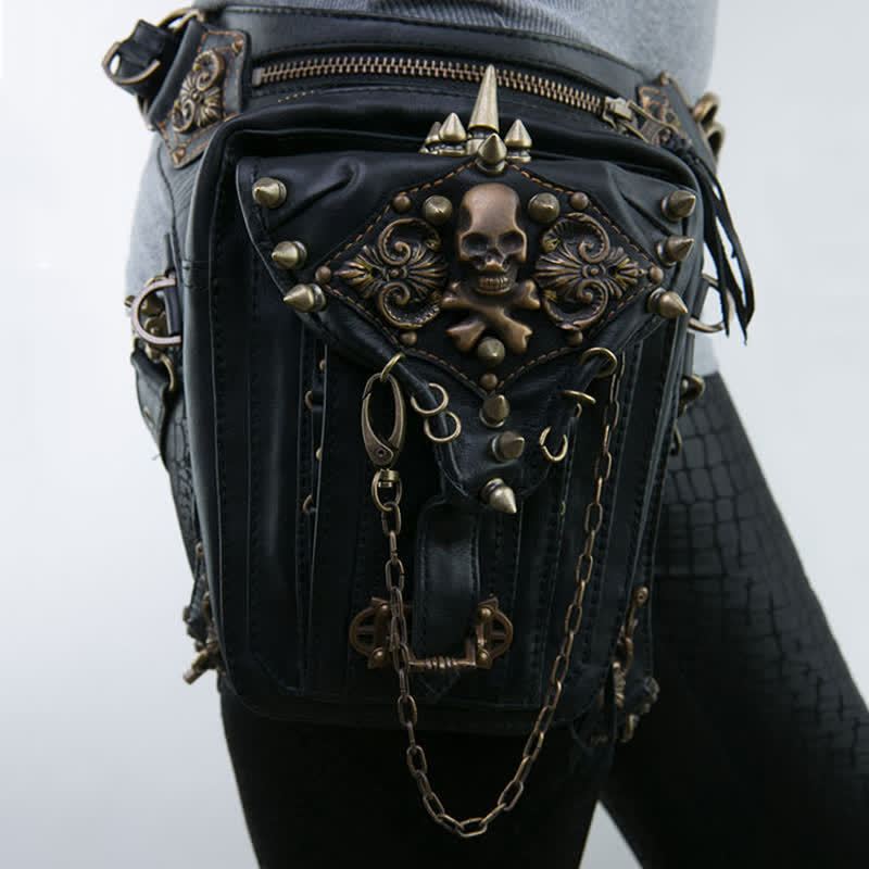 Riñonera estilo gótico retro steampunk con calaveras y tachuelas