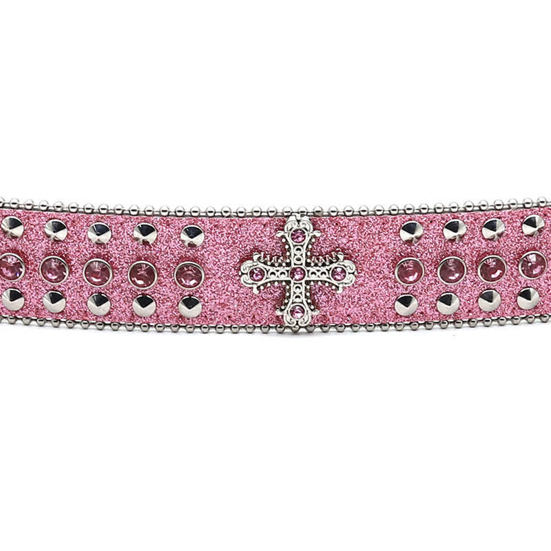 Cinturón de cuero con tachuelas y diamantes de imitación con forma de cruz gótica