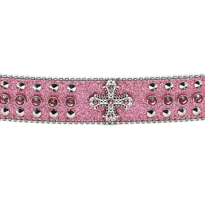 Cinturón de cuero con tachuelas y diamantes de imitación con forma de cruz gótica