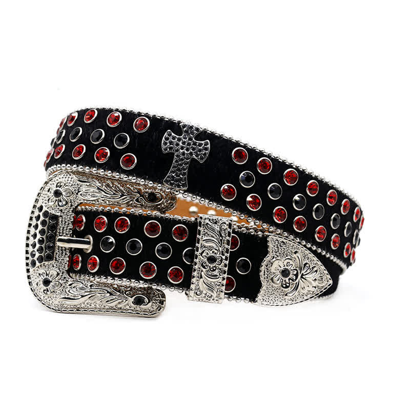 Cinturón de cuero con tachuelas y diamantes de imitación brillantes