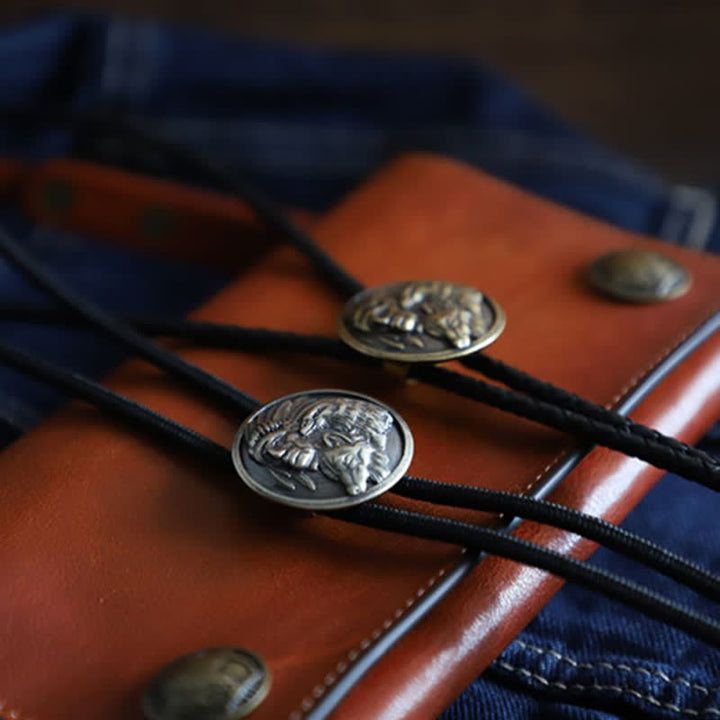 Corbata de bolo con cabeza de jefe indio tallada de vaquero