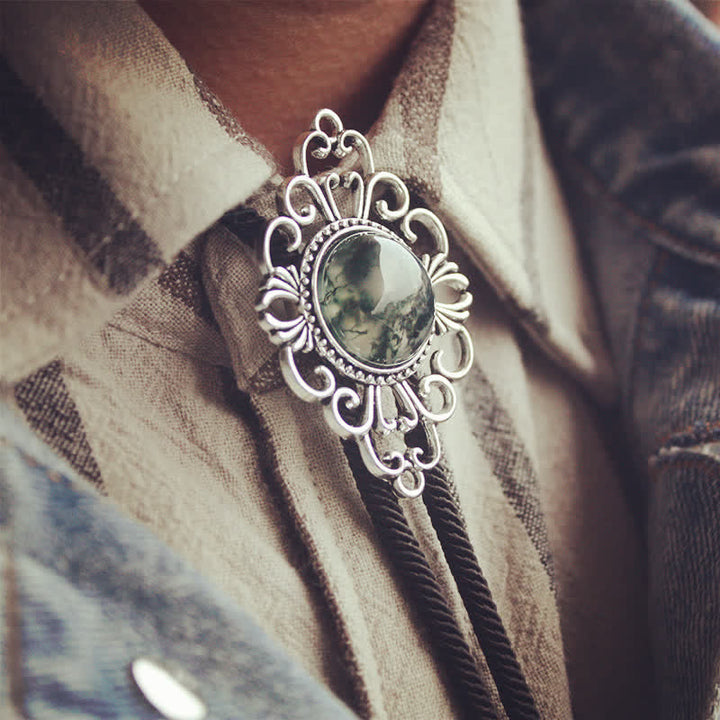 Corbata de bolo con colgante de medallón de piedra de arte único