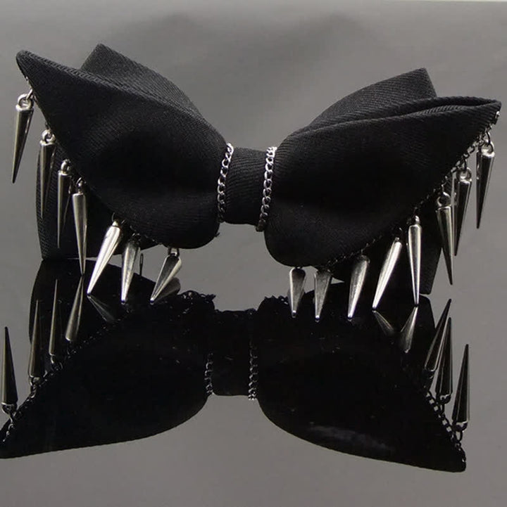 Pajarita con borlas y remaches de estilo punk para hombre