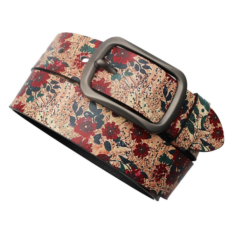 Cinturón de piel con estampado de hojas y flores rojas decoradas