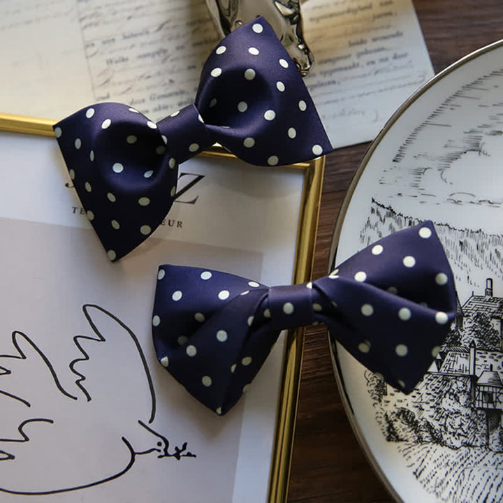 Pajarita elegante de lunares blancos para hombre