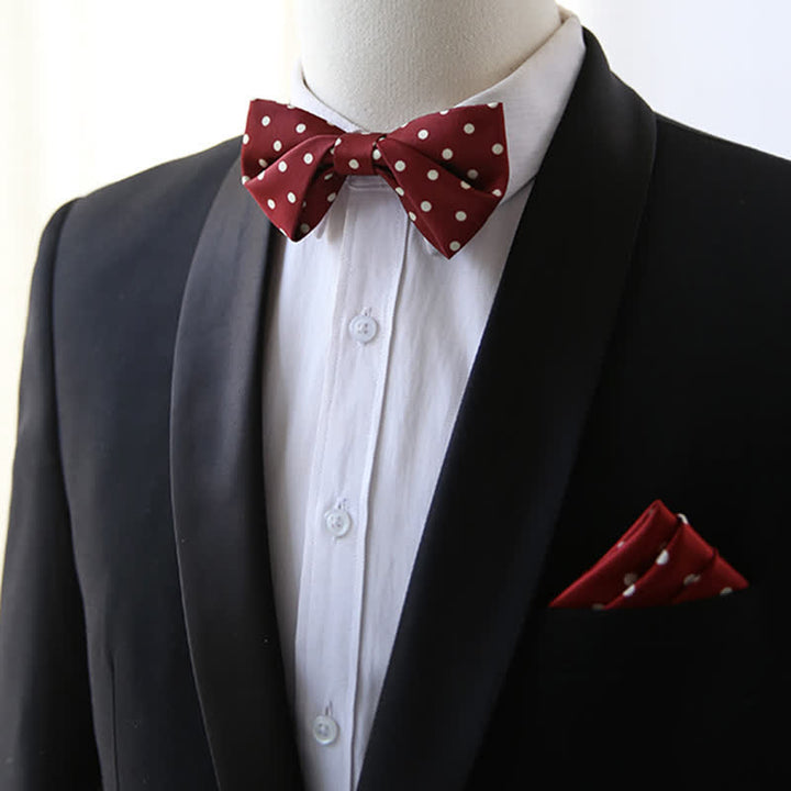 Pajarita elegante de lunares blancos para hombre