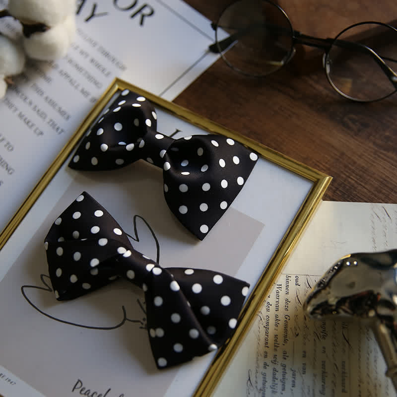Pajarita elegante de lunares blancos para hombre