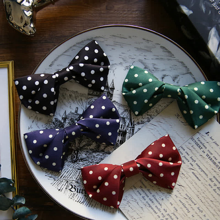 Pajarita elegante de lunares blancos para hombre
