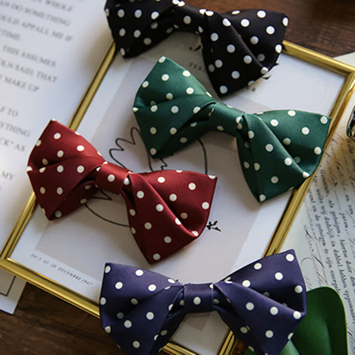 Pajarita elegante de lunares blancos para hombre