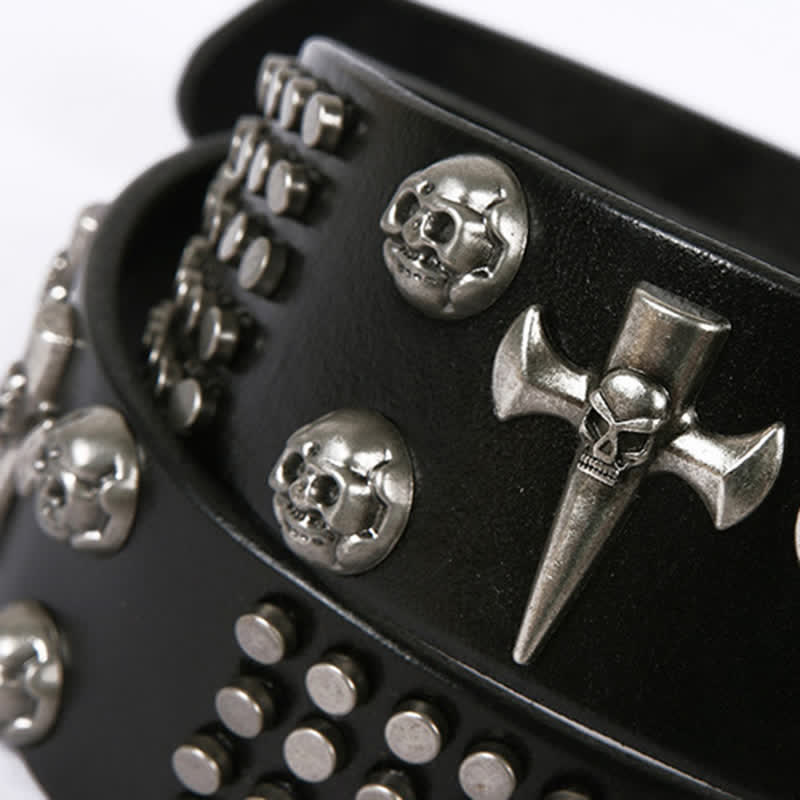 Cinturón de cuero unisex con tachuelas cruzadas y cabeza de calavera