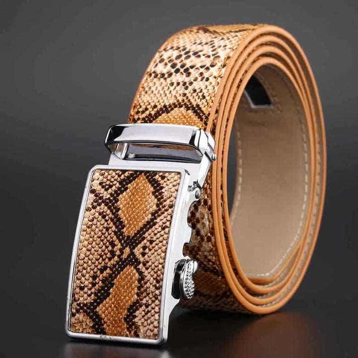 Cinturón de cuero con hebilla automática y diseño de piel de serpiente para hombre