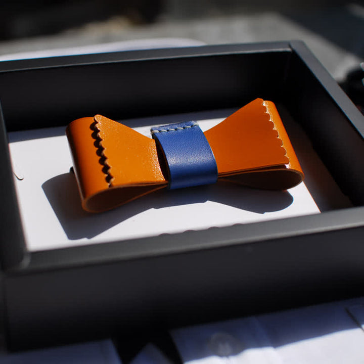 Pajarita de cuero curtido con combinación de colores única para hombre