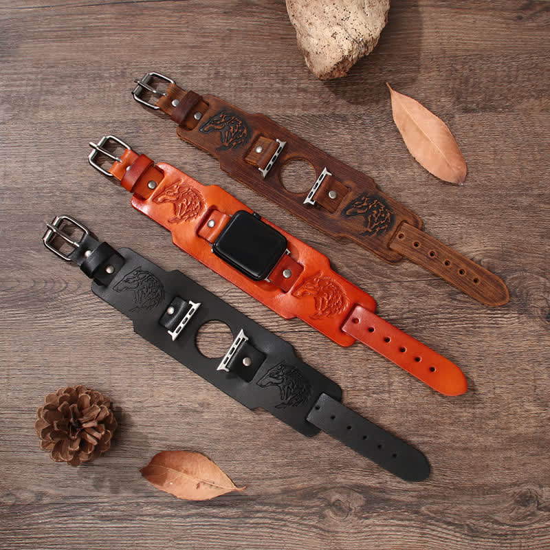 Pulsera de cuero con diseño de lobo y relieve punk.