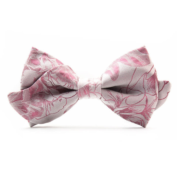 Pajarita con diseño floral y forma de bigote para hombre