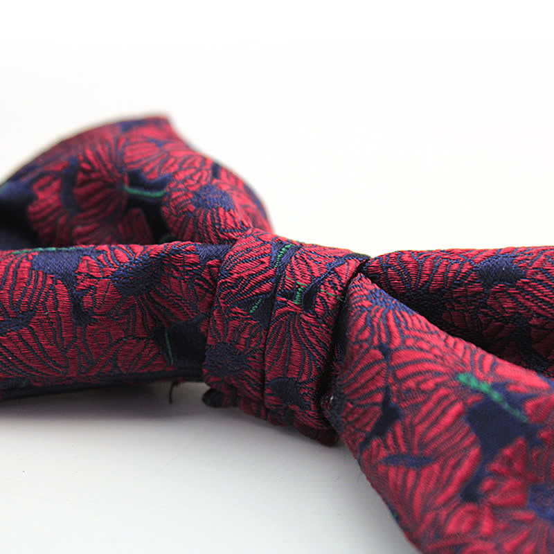 Pajarita con diseño floral y forma de bigote para hombre