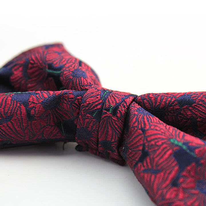 Pajarita con diseño floral y forma de bigote para hombre