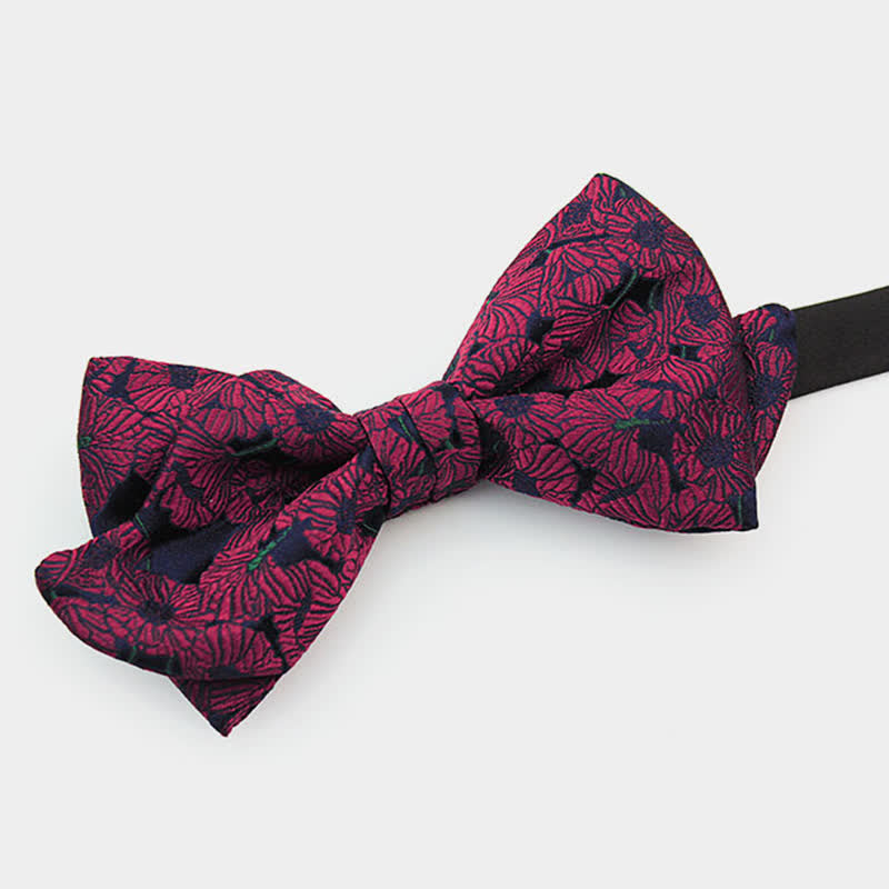 Pajarita con diseño floral y forma de bigote para hombre