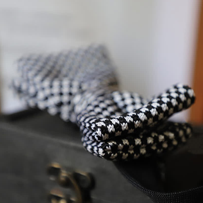 Pajarita de rayas de cuadros blancos y negros para hombre