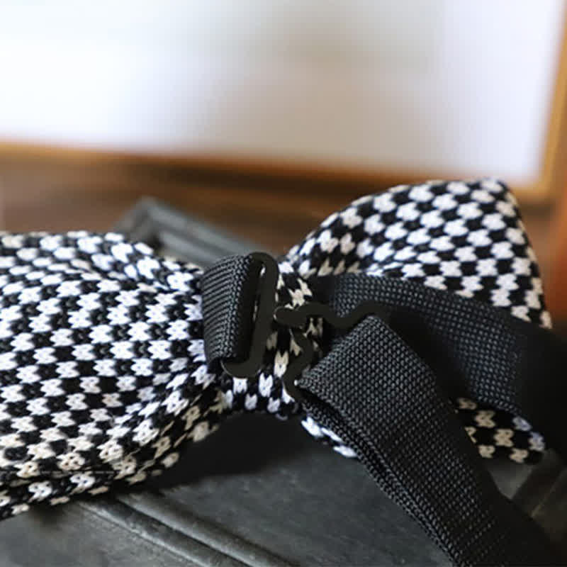Pajarita de rayas de cuadros blancos y negros para hombre