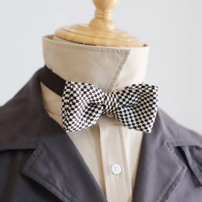 Pajarita de rayas de cuadros blancos y negros para hombre
