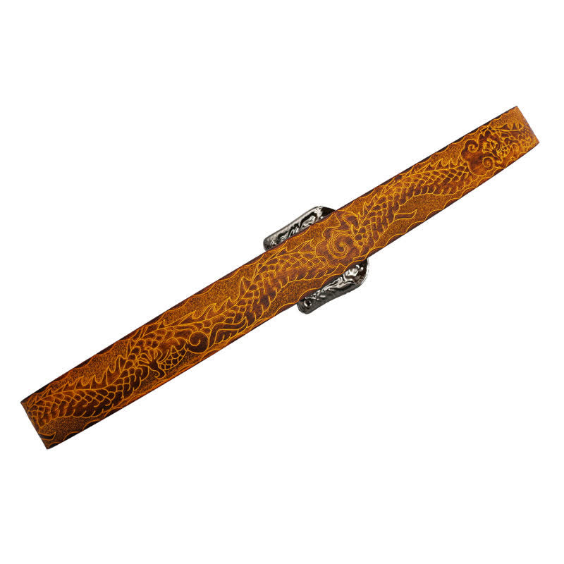 Cinturón de piel con dragón en relieve y hebilla floral para hombre