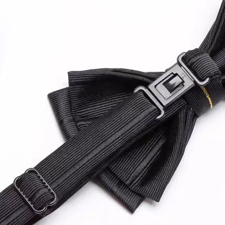 Pajarita de doble capa con decoración de hilo dorado para hombre