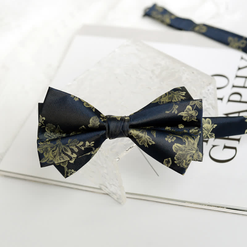 Pajarita elegante con estampado floral de iris para hombre