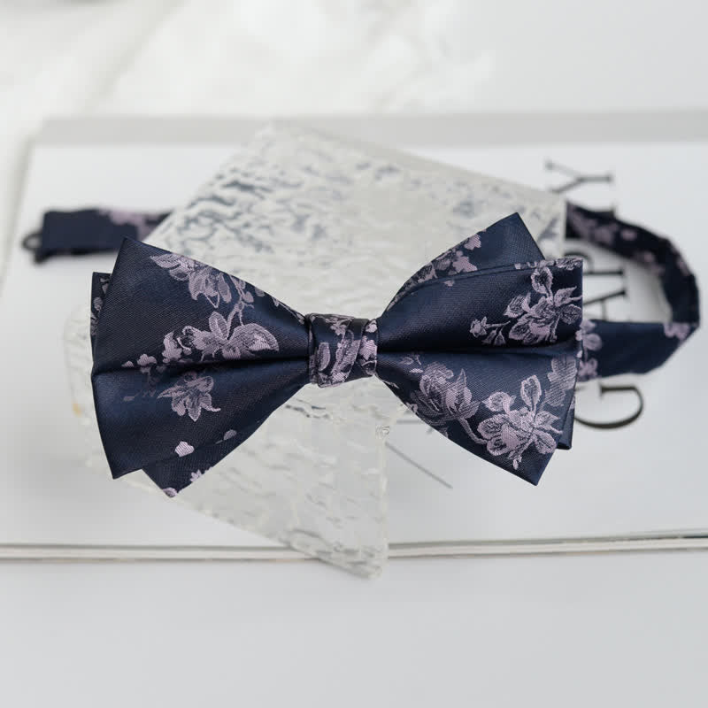 Pajarita elegante con estampado floral de iris para hombre