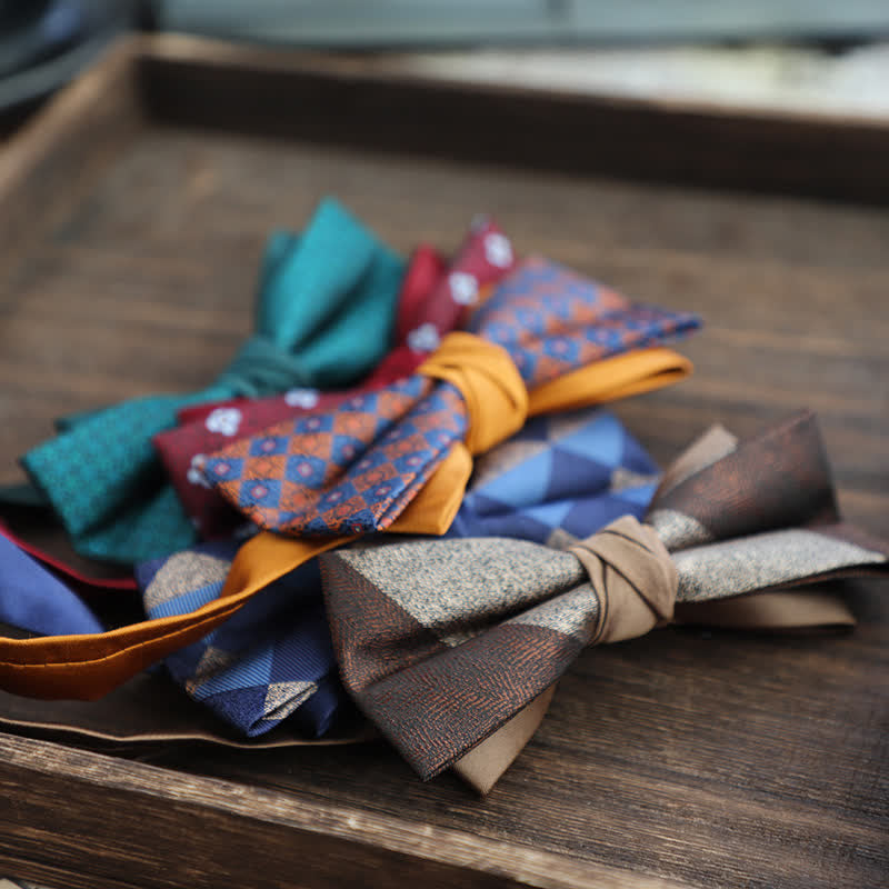 Pajarita de hombre de dos capas con estampado floral y rayas de colores