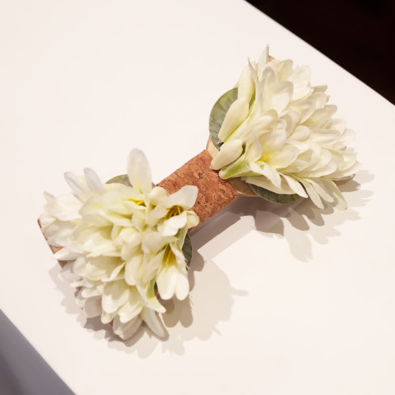 Pajarita de madera con flores artificiales de color blanco puro para hombre