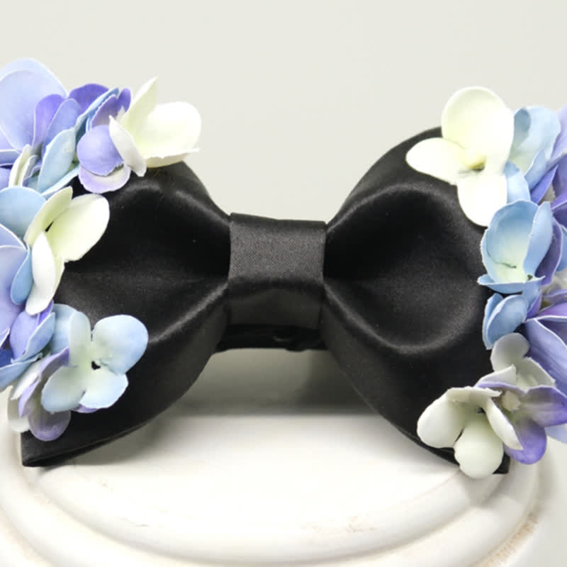 Pajarita para hombre con flores artificiales en violeta y blanco
