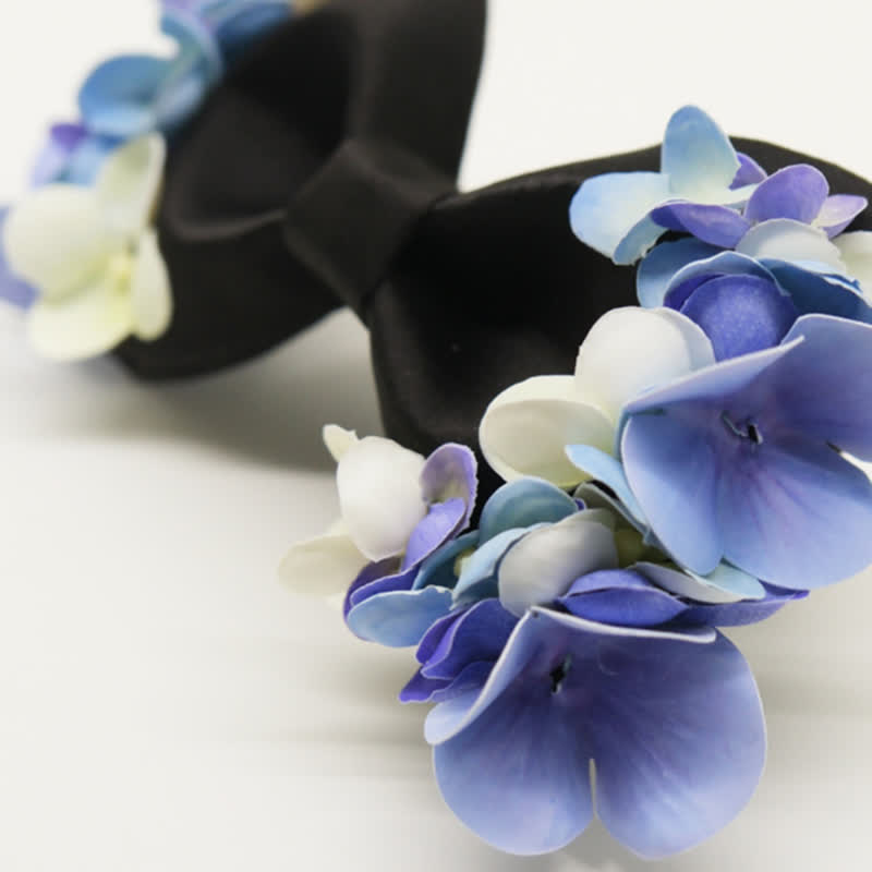 Pajarita para hombre con flores artificiales en violeta y blanco
