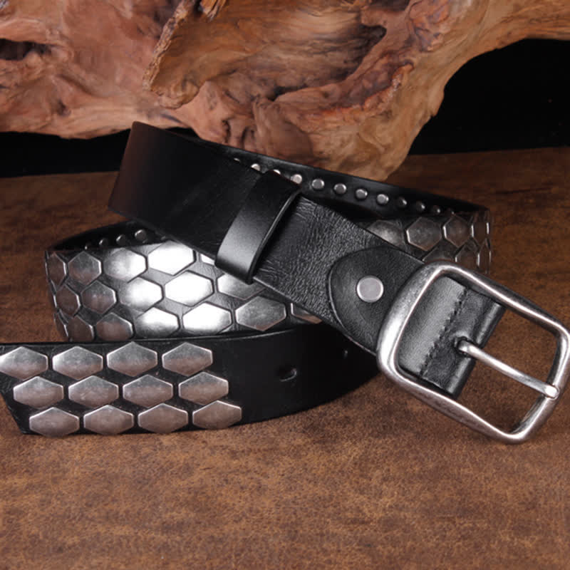 Cinturón de cuero con remaches en escamas de pescado estilo punk para hombre