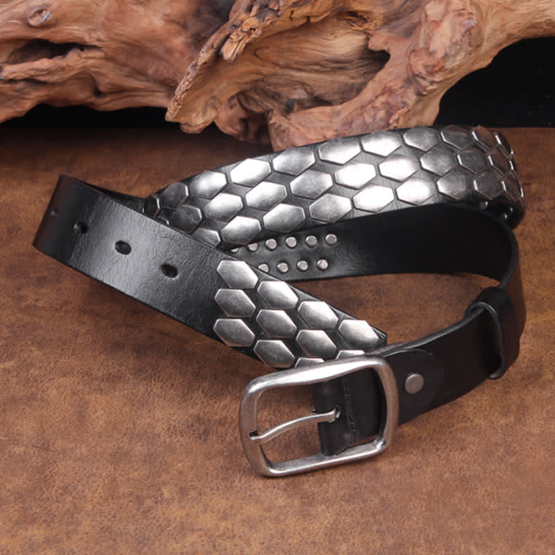 Cinturón de cuero con remaches en escamas de pescado estilo punk para hombre