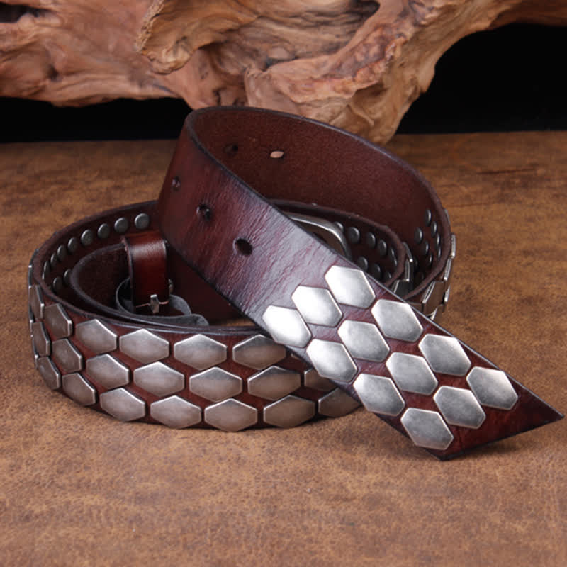 Cinturón de cuero con remaches en escamas de pescado estilo punk para hombre