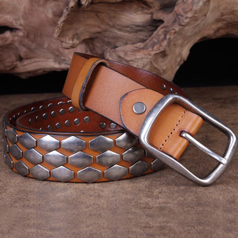 Cinturón de cuero con remaches en escamas de pescado estilo punk para hombre