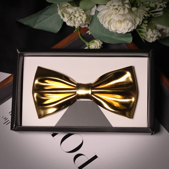 Pajarita de cuero metalizado dorado brillante y moderna para hombre