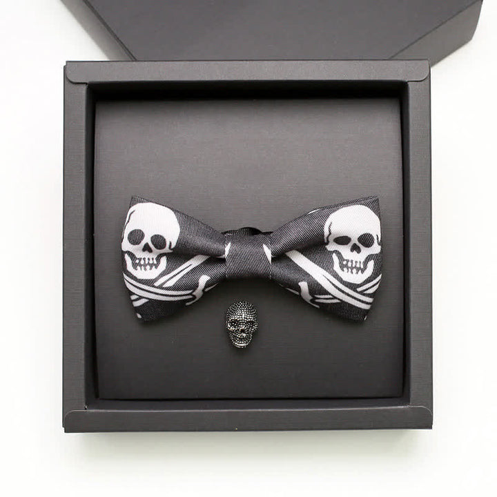 Juego de 2 broches y pajaritas con calavera pirata en blanco y negro para hombre