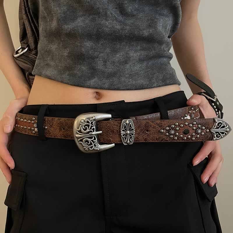 Cinturón de cuero con tachuelas y remaches en forma de flecha marrón para mujer