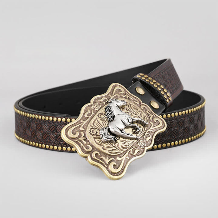 Cinturón de cuero marrón oscuro con remaches de Running Horse