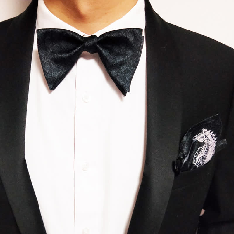 Pajarita de gran tamaño con estampado barroco vintage para hombre