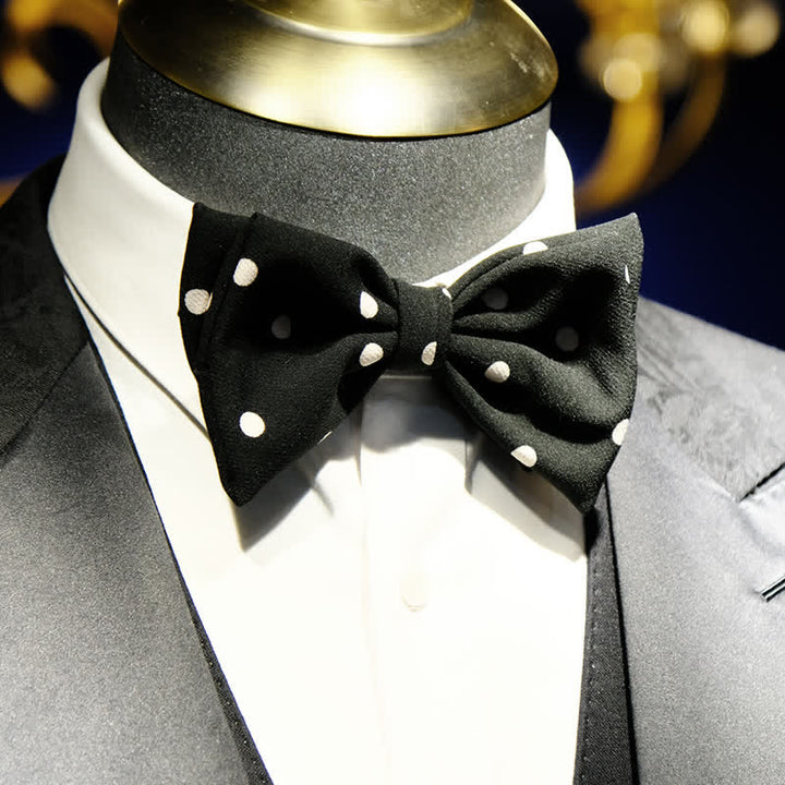 Pajarita de lunares pequeños en blanco y negro para hombre