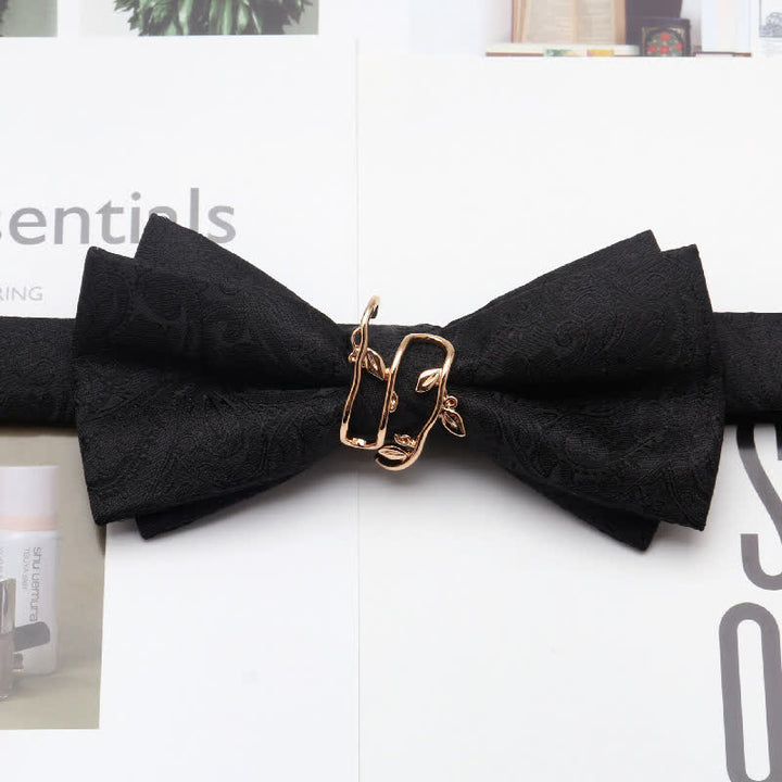 Pajarita con diseño de hojas de parra doradas y cachemira para hombre