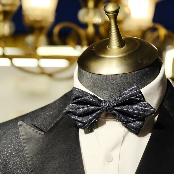 Pajarita con estampado de espiga de rayas gris oscuro para hombre