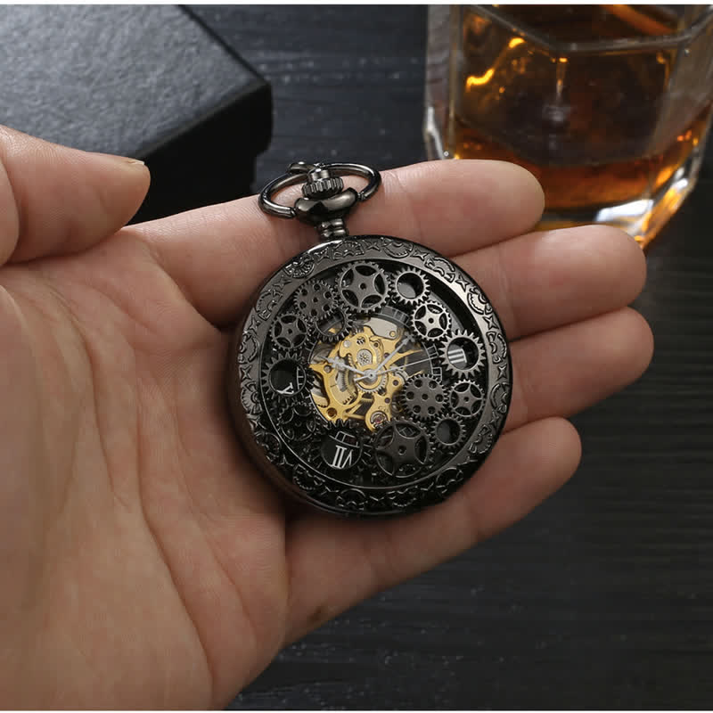 Reloj de bolsillo mecánico con números romanos y engranajes Steampunk.